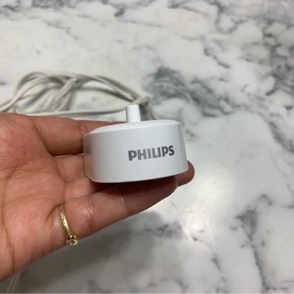 Philips electric toothbrush sonicare charger - Picture 2 of 7